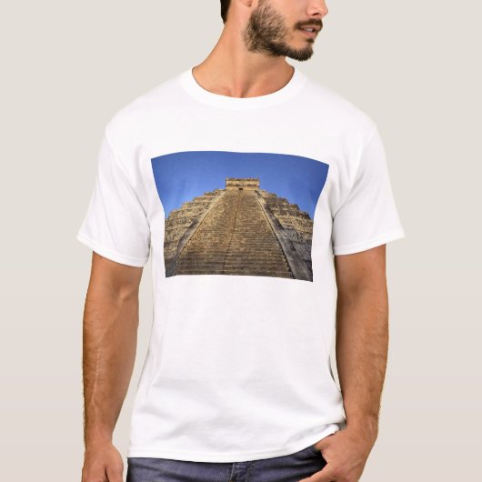 2のククルカン寺院またはカスティーヨ城) Tシャツ (正面)
