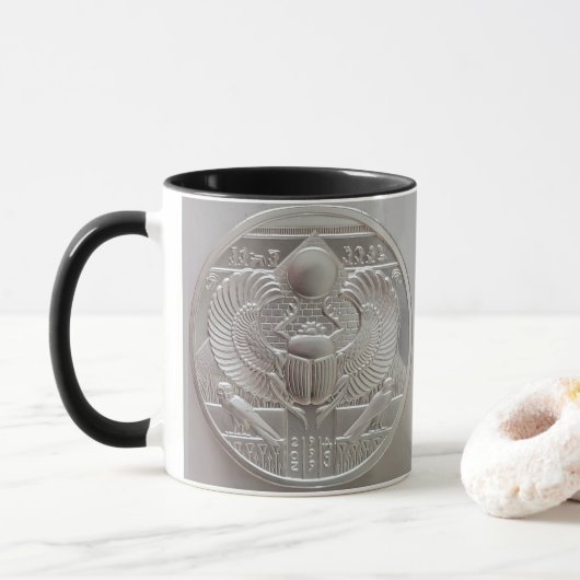 2オンスSilver RaとScarab Round マグカップ (ドーナツ)