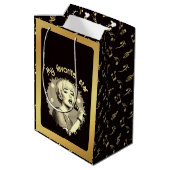 2カスタム文字+フォトガールはK-ポップ・アートの金ゴールドを愛しフェイクる ミディアムペーパーバッグ (裏面アングル)