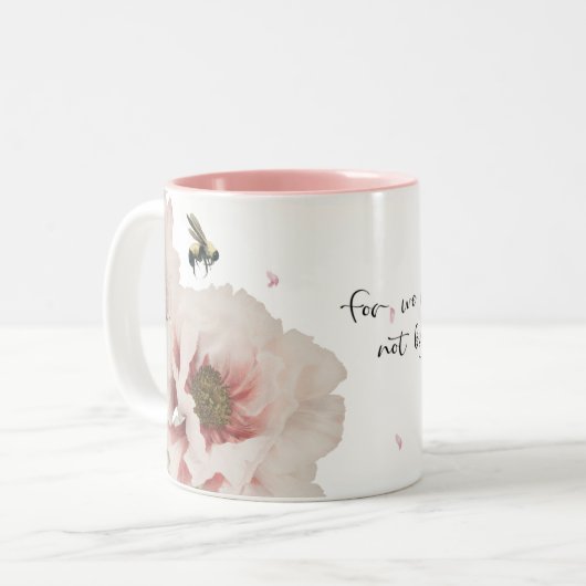 2コリント人57は信仰によって歩き、見て歩くことではない ツートーンマグカップ (正面左)