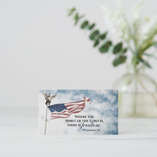 2コリント3:17自由、アメリカ国旗あり 名刺 (スタンド正面)