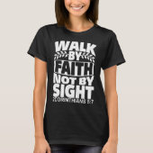 2コリント57聖書ではなく信仰によって歩く Tシャツ (正面)