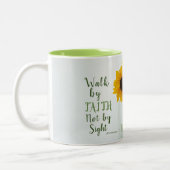 2コリント5:7信仰によって歩み、見ることによらない ツートーンマグカップ (左)