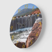 2コリント5:7踏み石 ラージ壁時計 (傾斜)