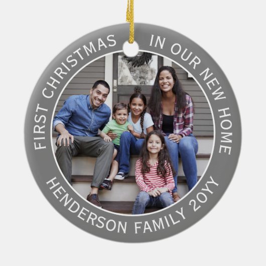 2ハウスフォトファーストクリスマスニューホームグレーと白 セラミックオーナメント (裏面)