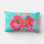 2バラ色の赤いサンゴ梅熱狂するハイビスカスオンアクア ランバークッション (裏面)