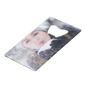 2パーソナライズされた写真テンプレート両面 クレジットカード栓抜き (正面アングル)