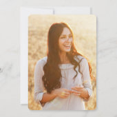 2フォトオーバーレイモダンホワイトスクリプトの卒業 案内状 (裏面)