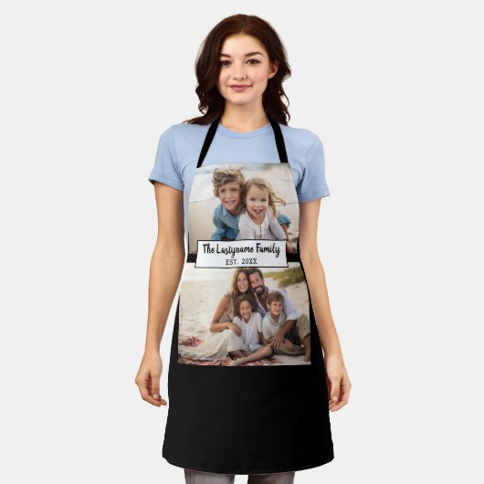 2フォトコラージファミリ名 – 水平写真 エプロン (着用した状態)