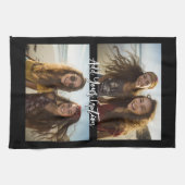 2フォトコラージュとトレンディースクリプトのキャプション – 黒 キッチンタオル (横)