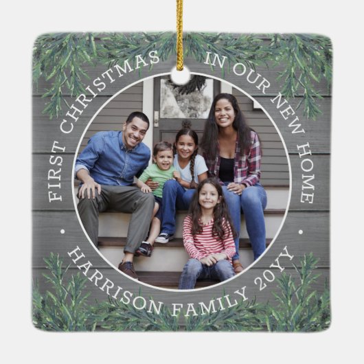 2フォトニューホーム1stクリスマスグレイフェイクウッド&パイン セラミックオーナメント (裏面)