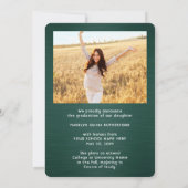 2フォトブラシ付き緑と白のスクリプトの卒業 案内状 (裏面)