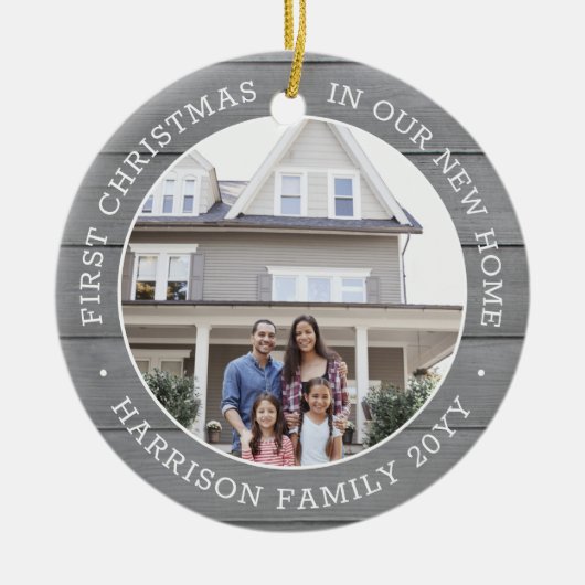 2フォト初めてのクリスマスニューホームグレフェイクーウッド セラミックオーナメント (正面)