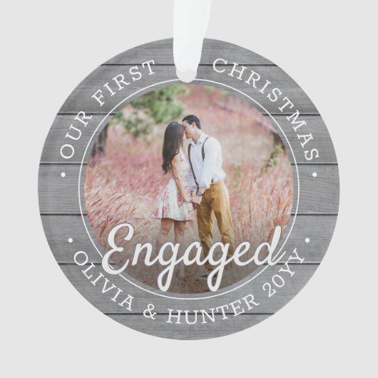 2フォト初めてのクリスマス婚約したグレイフェイクウッド オーナメント (正面)