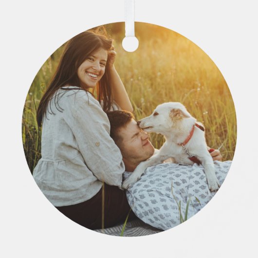 2フォト初めてのクリスマス婚約したグレイフェイクウッド メタルオーナメント (裏面)