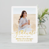 2フォト卒業お祝いモダンスクリプト 箔招待状 (立ち正面)