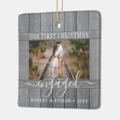 2フォト婚約初めてのクリスマスフェイクズグレーウッド セラミックオーナメント (左)