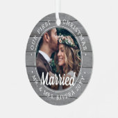 2フォト新婚1クリスマスグレイ結婚したウッドフェイク メタルオーナメント (正面左)