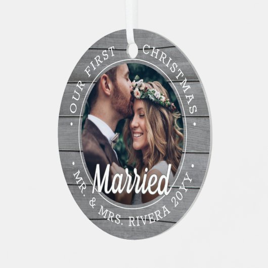 2フォト新婚1クリスマスグレイ結婚したウッドフェイク メタルオーナメント (正面左)