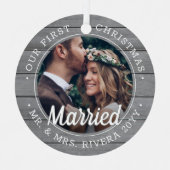 2フォト新婚1クリスマスグレイ結婚したウッドフェイク メタルオーナメント (正面)