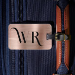 2モノグラムエレガントイニシャルピンクローズ金ゴールドメタル ラゲッジタグ<br><div class="desc">スタイリッシュガーリーモダンエレガントラベル金ゴールド金属2オーナメントモノグラムイニシャルカスタム。2つの(2)オーナメントモノグラムイニシャルタイポグラフィフォントとバラ金ゴールドブラッシュメタル(ピンクローズ金ゴールドメタリックフォイルフェイクルック)の背景の裏側アドレス情報を備えたデザイン。これは簡単カスタマイズだ。スタイリッシュの贈り物結婚、ブライダルシャワー、甘い16の誕生日、卒業、エレガンススタイルを愛するすべての人のための。</div>