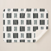 2ロゴの繰り返しシンプルロゴ |白 シェルパブランケット (正面(横))