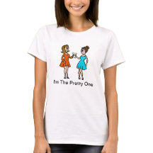 2人かわいらしの女性Tシャツの1つ