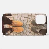 2人がお互いの前に立っている写真 Case-Mate iPhoneケース (裏面 (横))