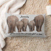 2人が象恋に落ちたので家族 ランバークッション (ブランケット)