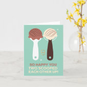 2人でアイスをスクープし合って本当に嬉しい カード (黄色い花)