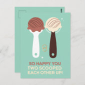 2人でアイスをスクープし合って本当に嬉しい ポストカード (正面/裏面)