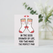 2人で完璧なペアを作る靴下の引き結婚出し ポストカード (スタンド正面)