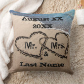 2人のハートが砂の中に入ってミセス結婚ズピロー クッション (ブランケット)