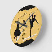 2人のバレエダンサーとゴールデンベージュカラーの音楽 ラウンド壁時計 (傾斜)