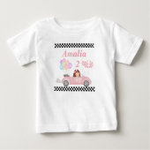 2人のファストピンクのレースカーガールを育てる2日目 ベビーTシャツ (正面)