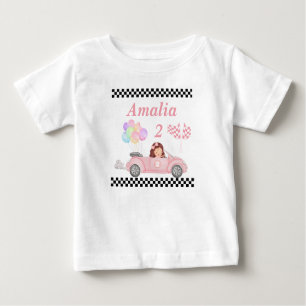 2人のファストピンクのレースカーガールを育てる2日目 ベビーTシャツ