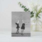 2人のラクロス選手がボールに飛び込む。 ポストカード (スタンド正面)