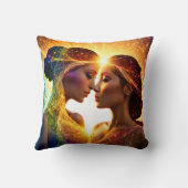 2人の女性がエネルギオーラカラフルで抱き締める クッション (裏面)