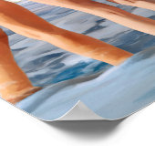 2人の女性が海岸を離れる ポスター (角)