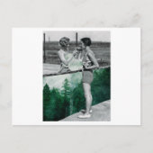 2人の女性遊のテニスと喫煙。コラージュアート ポストカード (正面)