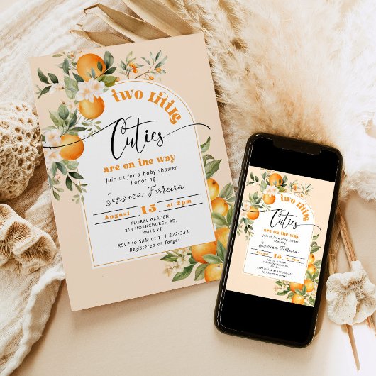 2人の小さなかわいこちゃんが双子の赤ちゃんシャワーの途中にある 招待状