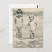 2人の小さな女の子が手の姉妹を保持 ポストカード (正面/裏面)