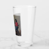 2人の少年と少女が音楽を作る(ミュージシャン) タンブラーグラス (左)