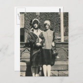 2人の男性がドラッグで町のポストカードにアウト ポストカード (正面/裏面)