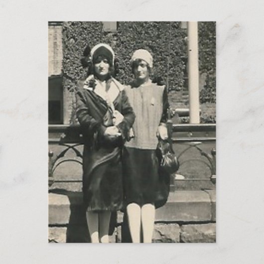 2人の男性がドラッグで町のポストカードにアウト ポストカード (正面)