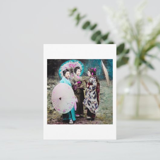 2人の芸者と1人の舞妓と傘 旧日本 ポストカード (スタンド正面)