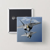 2人のF-22ラプターが太平洋の海を飛ぶ 缶バッジ (正面&裏面)