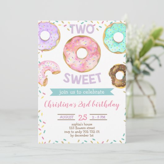 2人目の誕生日ガールドナツをテーマにした甘い可愛い二人 招待状 (スタンド正面)