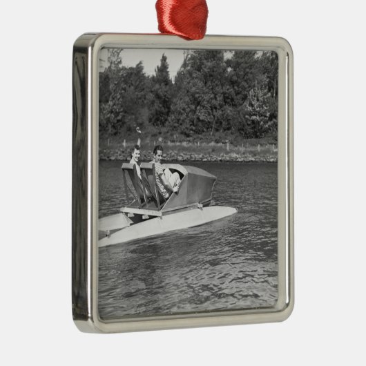 2人 メタルオーナメント (右)