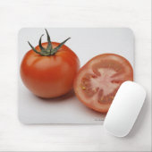 2個のトマトのクローズアップ マウスパッド (マウス)